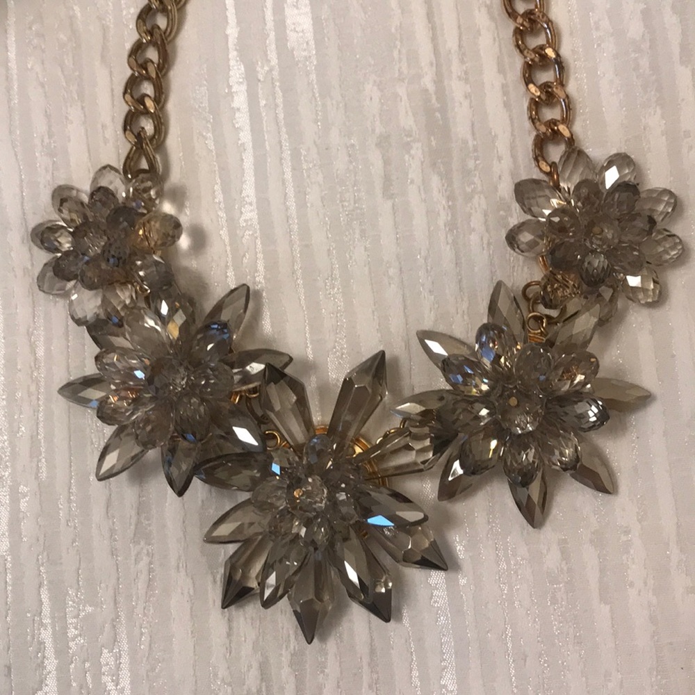 Sparkly flower necklace